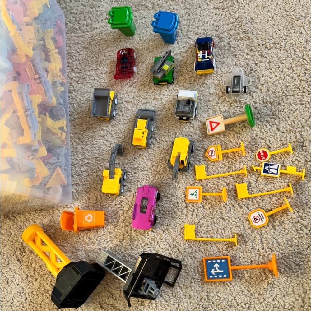Colorful Building Racetrack/Construction Set for Kids - Picture 2 of 10